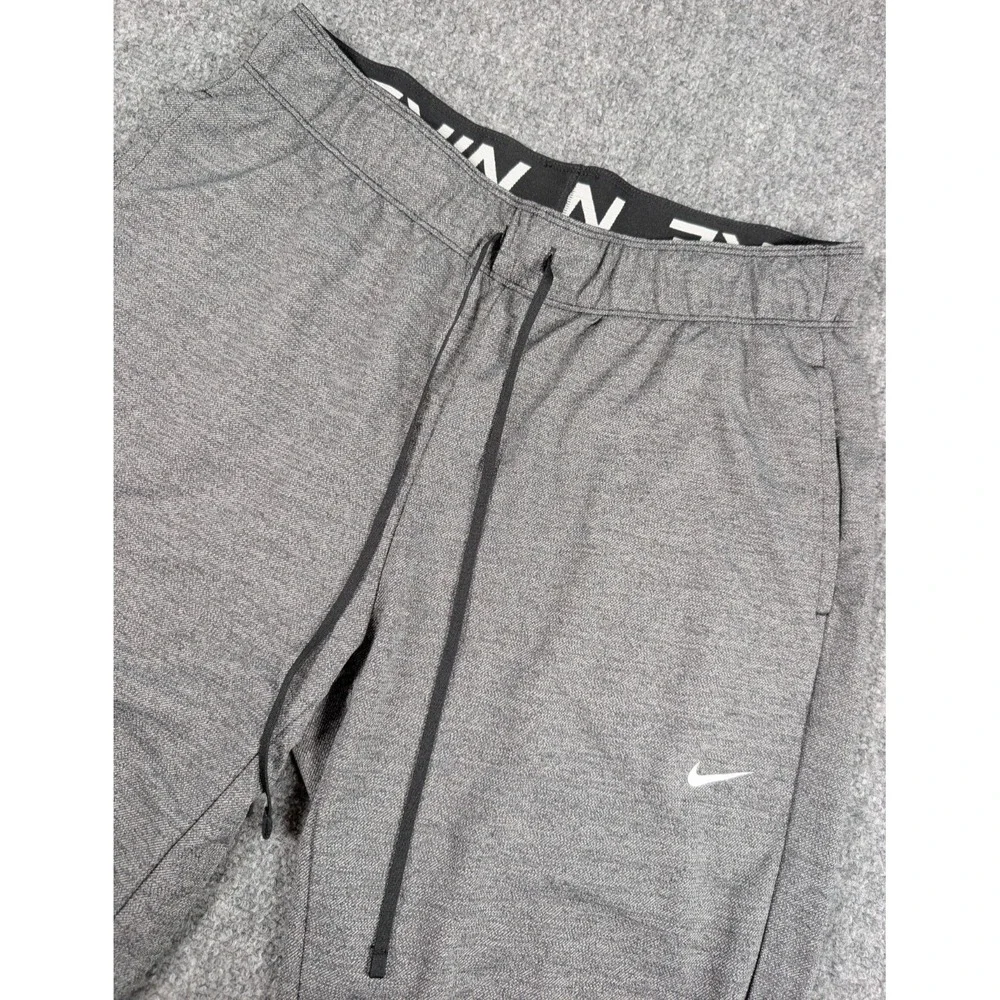 Nike Dri Fit Attack Training Pants Mens Medium Gray Joggers Athletic Lightweight